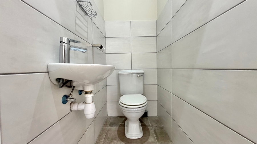 2 Bedroom Property for Sale in Somerset Lakes Western Cape